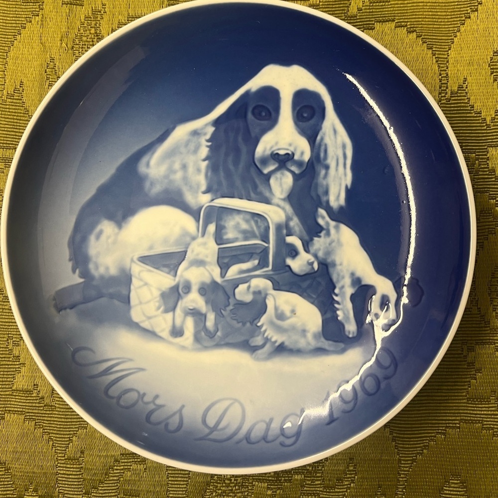 Vtg Bing Grondahl Mothers Day Plate Jubilee Edition 1969 Dog with pups 6in